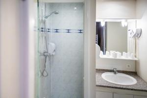 Hotels The Originals Boutique, Hotel Neptune, Berck-sur-Mer : photos des chambres