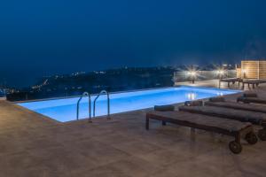 Eva Villas West with infinity pool & and panoramic sea view