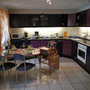 Komfortable großzügige Ferienwohnung am Park