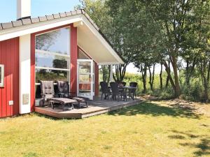 10 person holiday home in Großenbrode