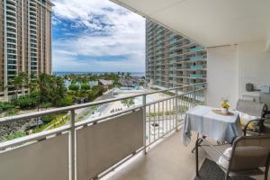 @ Marbella Lane Executive Suite, Steps to Beach