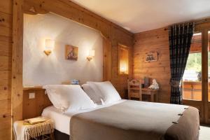 Hotels Logis La Croix-Saint-Maurice : photos des chambres