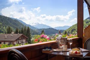 Hotels Logis La Croix-Saint-Maurice : photos des chambres