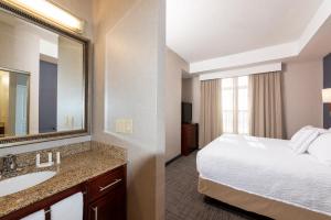 King Suite with Sofa Bed room in Residence Inn by Marriott Midland