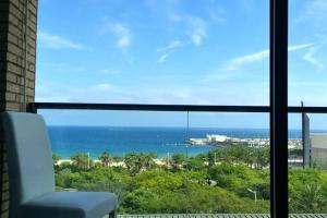 Sea views & city skyline