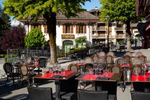 Hotels Logis La Croix-Saint-Maurice : photos des chambres
