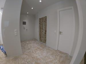 Renovated apartment in Kifissia Center near Metro G25