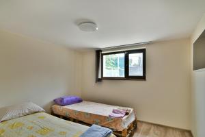 Apartments with garden close to beach