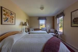 Triple Room with Private Bathroom room in Maple Hill Farm Inn