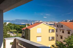 Apartment Glorija with balcony