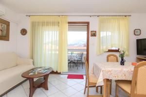 Apartment Glorija with balcony