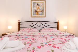 Apartment Glorija with balcony