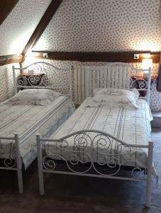 B&B / Chambres d'hotes LE CHALET SUISSE - Chambre aux fleurs : photos des chambres