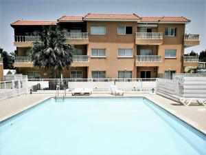 Apartment Walnut103 with pool