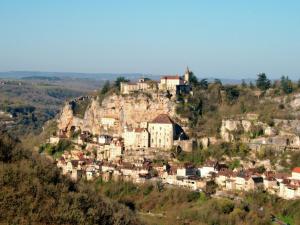 Maisons de vacances Tasteful Cottage in Roziers with Terrace : photos des chambres