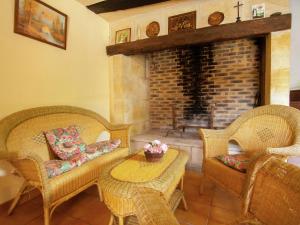 Maisons de vacances Tasteful Cottage in Roziers with Terrace : photos des chambres