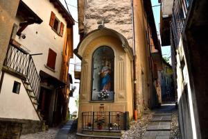 Rocks apartment Colonno