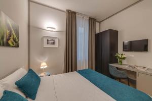 Queen Double Room