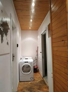 3 Bedrooms Apartment with 24hCheckin and free parking