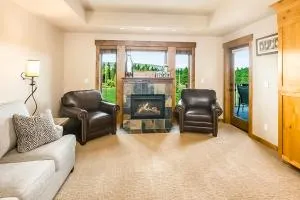 Trail Head Lodge # 302 - Snoqualmie Pass