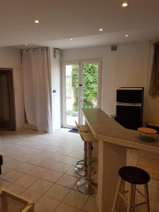 Appartements Joli T2 en centre-ville tout equipe + barbecue : photos des chambres