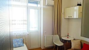 Sunshine studio with great views