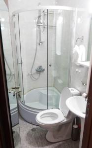 Sunshine studio with great views