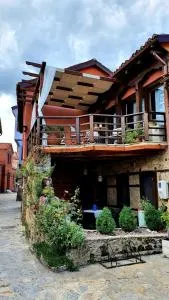To Βαρόσι (Varosi Guesthouse)