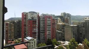 Sunshine studio with great views