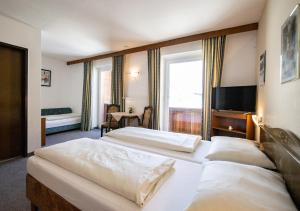 Pension Nina & Gasthof Alpenrose