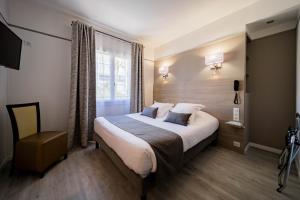 Hotels Le Rabelais : photos des chambres