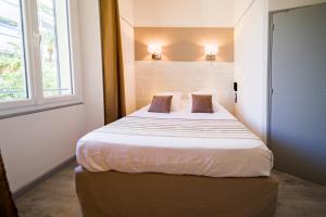 Hotels Le Rabelais : photos des chambres