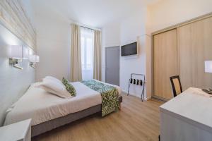 Hotels Le Rabelais : photos des chambres