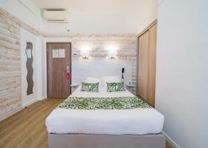 Hotels Hotel Le Rabelais : photos des chambres