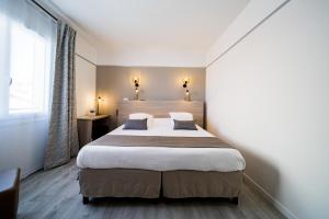Hotels Hotel Le Rabelais : photos des chambres