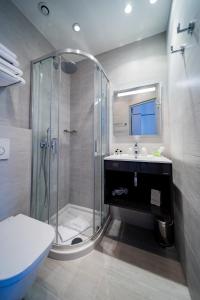 Hotels Hotel Le Rabelais : Chambre Double Supérieure