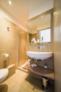 Hotels Le Rabelais : photos des chambres