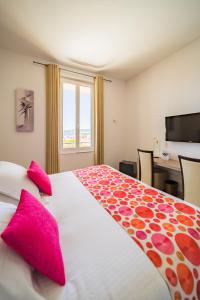 Hotels Le Rabelais : photos des chambres