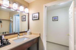 Queen Room with Two Queen Beds - Non-Smoking room in Comfort Inn & Suites