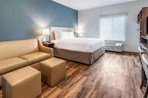 King Studio room in WoodSpring Suites Indianapolis Zionsville