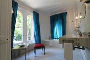 Hotels Hostellerie Du Chateau Les Muids : photos des chambres