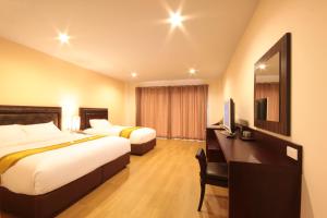 Paragon Suites Resort