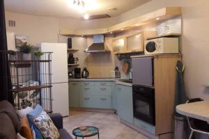 Joli petit loft dans échoppe pierre centre-ville