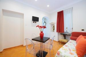 Amalfi Old Square room & apartments , 73 steps from the street