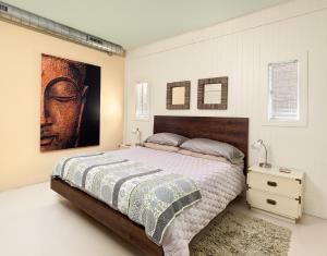 Folly Vacation 620 apartment wbonus room, one block to the beach & pet friendly
