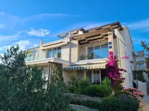 The Tribunj Suites - تريبونج