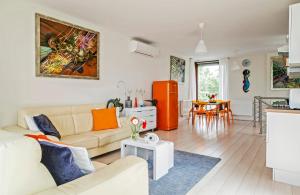 Panoramic Art Apartment with jacuzzi