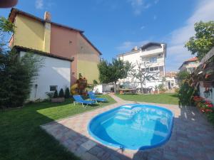 Cherry Garden Apartments