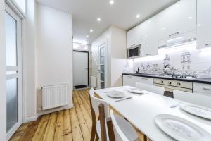 InshiApartments on Knyazya Romana