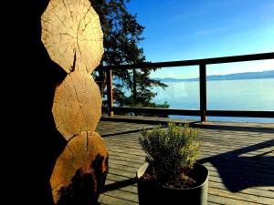 The Beach House Texada - Gillies Bay Favourite Cabin